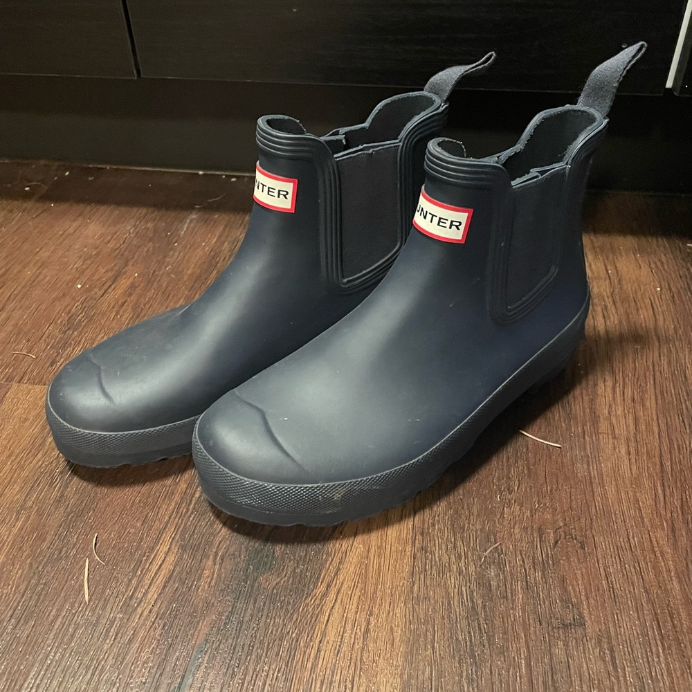 Hunter Matte Navy Chelsea Boots